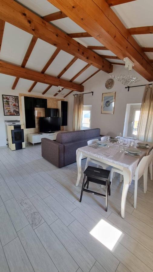Casa Elsa Lejlighed Torri Del Benaco Eksteriør billede
